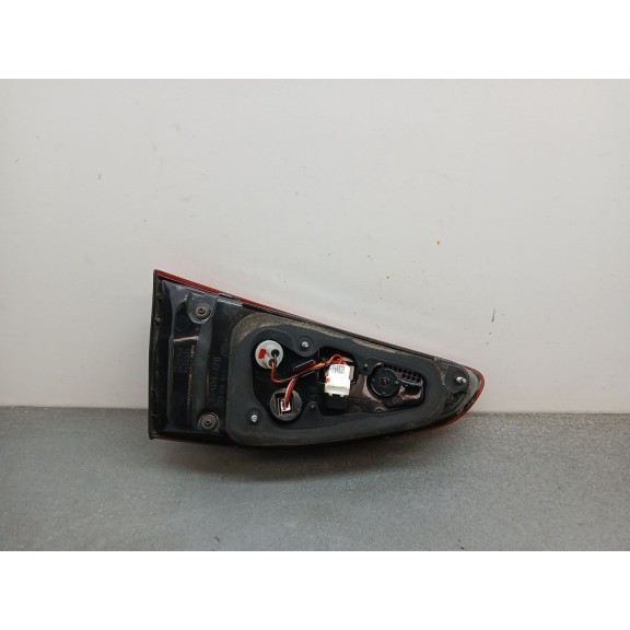 Recambio de piloto trasero derecho interior para kia ceed gt line referencia OEM IAM 92404j7050  