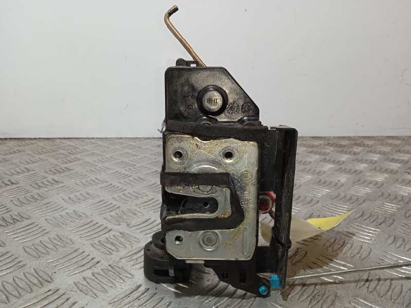 Recambio de cerradura puerta delantera derecha para ssangyong rodius 2.7 turbodiesel cat referencia OEM IAM   