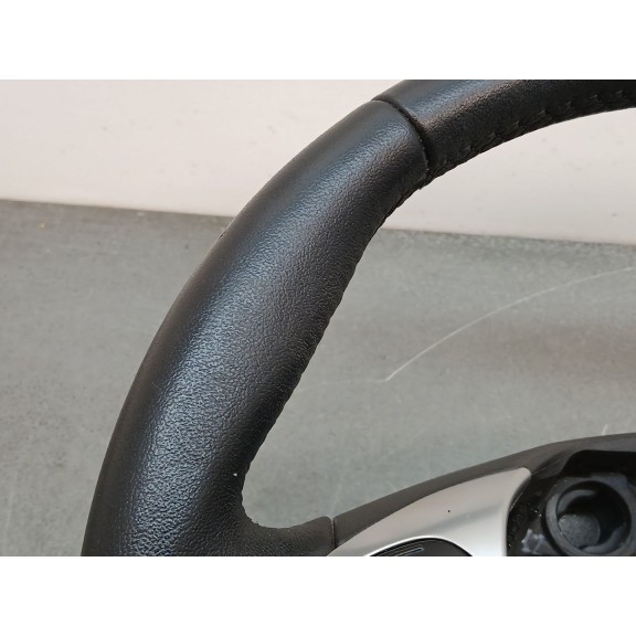 Recambio de volante para ford fiesta (ccn) trend referencia OEM IAM c1bb3600ea3z buen estado 