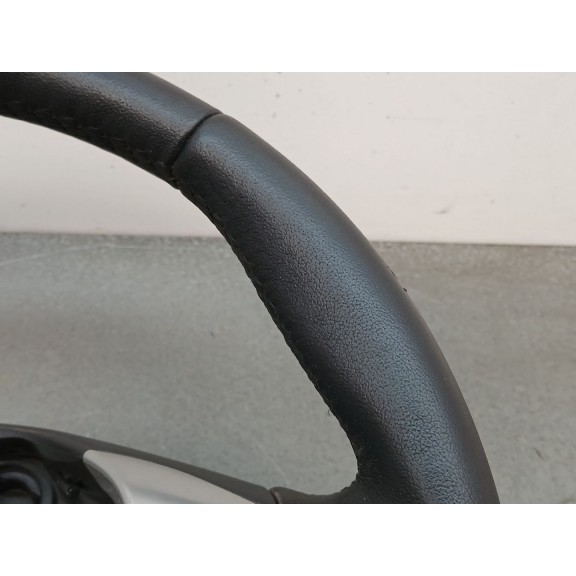 Recambio de volante para ford fiesta (ccn) trend referencia OEM IAM c1bb3600ea3z buen estado 