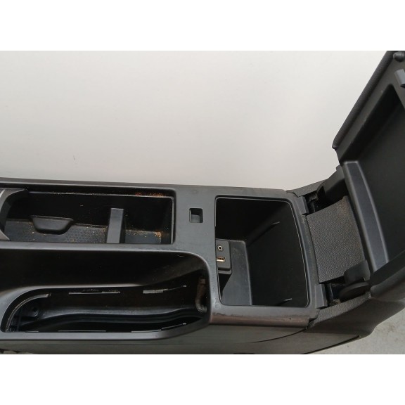 Recambio de apoyabrazos central para opel insignia berlina expression referencia OEM IAM   