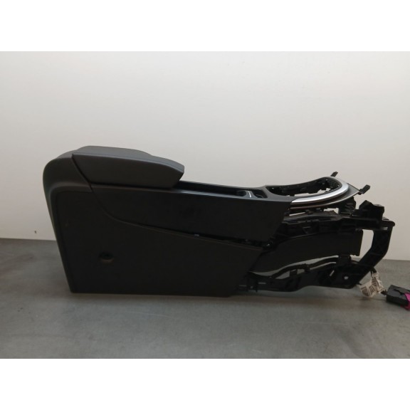 Recambio de apoyabrazos central para opel insignia berlina expression referencia OEM IAM   