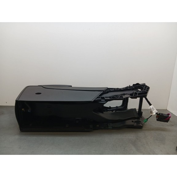 Recambio de apoyabrazos central para opel insignia berlina expression referencia OEM IAM   