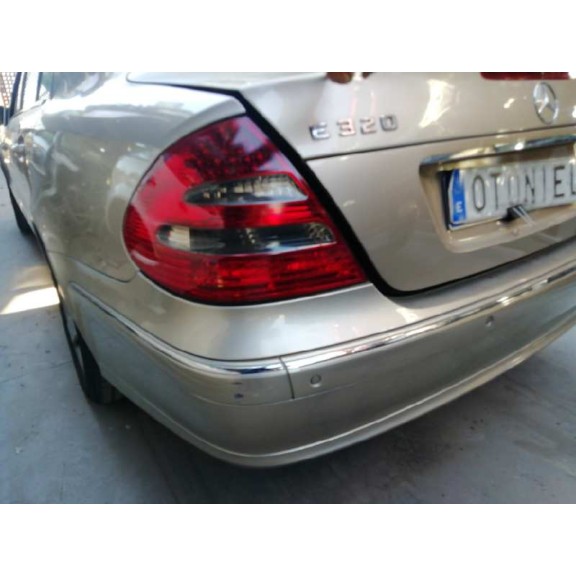 mercedes-benz clase e (w211) berlina del año 2004