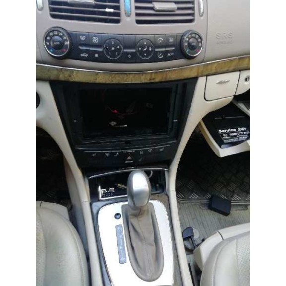 mercedes-benz clase e (w211) berlina del año 2004