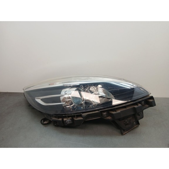 Recambio de faro derecho para renault scenic iii 1.2 tce referencia OEM IAM 260106928R 89906002 LUPA