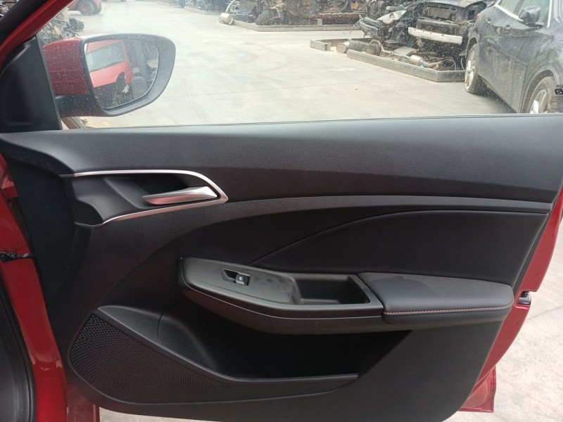 Recambio de guarnecido puerta delantera derecha para mg mg 3 1.5 hybrid referencia OEM IAM P115566955  