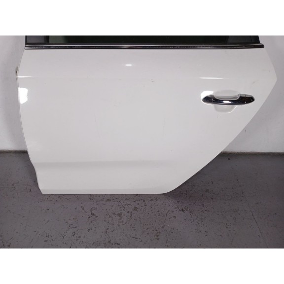 Recambio de puerta trasera izquierda para kia carens iv 1.7 crdi referencia OEM IAM   