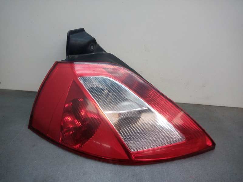 Recambio de piloto trasero izquierdo para renault megane ii berlina 5p confort authentique referencia OEM IAM 8200073236  