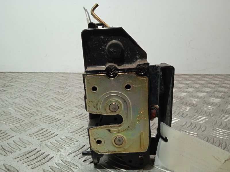 Recambio de cerradura puerta trasera derecha para ssangyong rodius 2.7 turbodiesel cat referencia OEM IAM   5 PINS