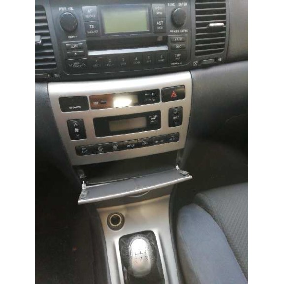 toyota corolla (e12) del año 2004