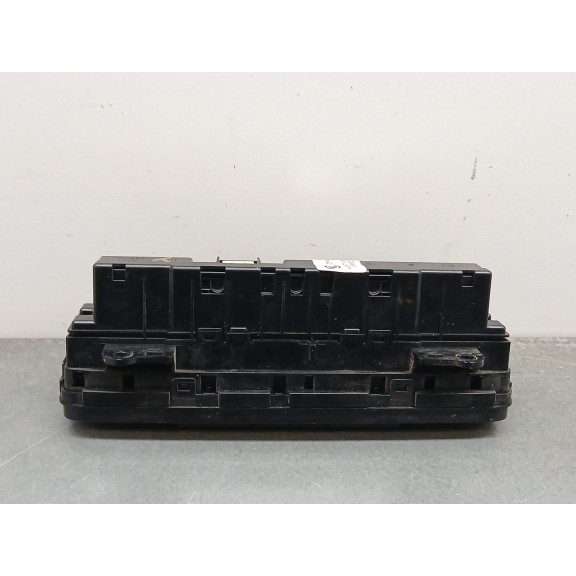 Recambio de mando climatizador para toyota auris hybrid active referencia OEM IAM 75h695  