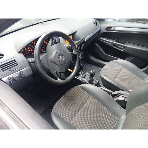opel astra h (a04) del año 2010
