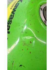 Recambio de deposito combustible para kawasaki ninja 250 r ninja 250 r referencia OEM IAM  ESTA CERRADO SIN LLAVE CON GOLPES 2