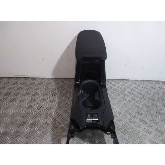 Recambio de apoyabrazos central para toyota corolla (e18) referencia OEM IAM   