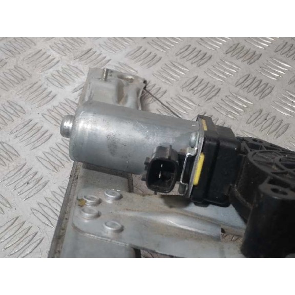 Recambio de elevalunas delantero izquierdo para dacia sandero stepway referencia OEM IAM 807213282R 2 PINES 