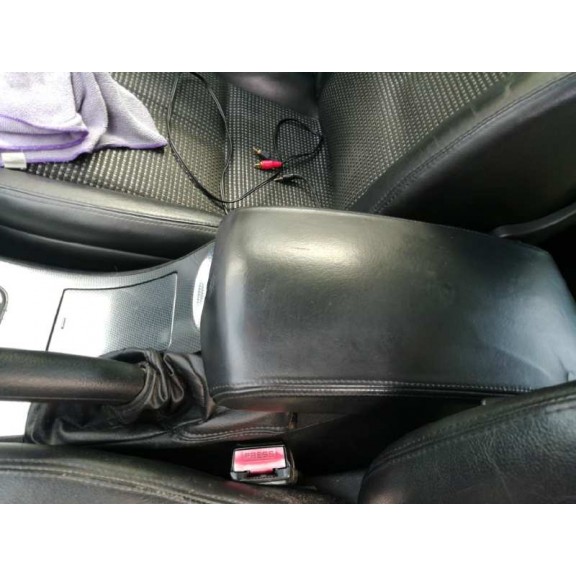 Recambio de apoyabrazos central para peugeot 407 st sport pack referencia OEM IAM 9646882880 CUERO NEGRO SOPORTE ROTO