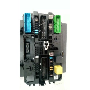 CAJA RELES / FUSIBLES 