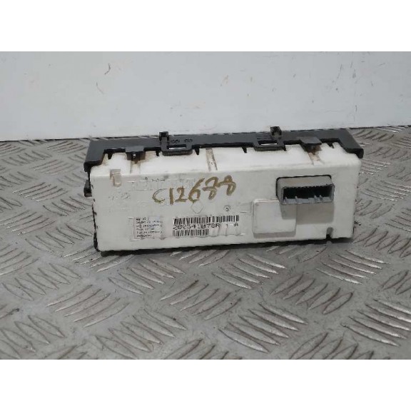 Recambio de display para renault kangoo furgón confort referencia OEM IAM 280341078R  