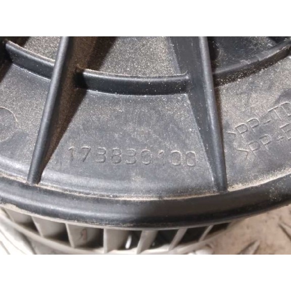 Recambio de motor calefaccion para renault kangoo furgón confort referencia OEM IAM 7701068976 2 CABLES 173830100