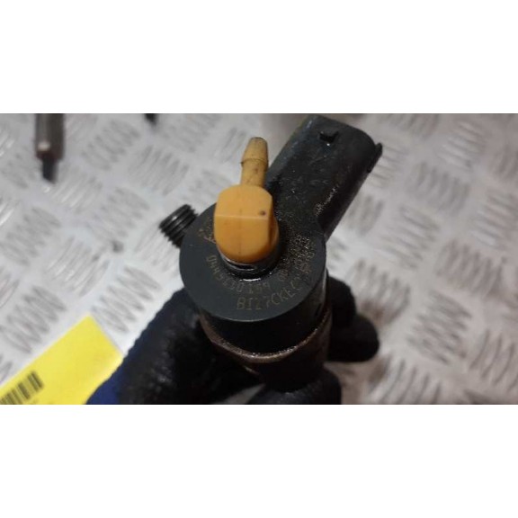 Recambio de inyector para opel astra h caravan 1.9 cdti referencia OEM IAM 0445110159  