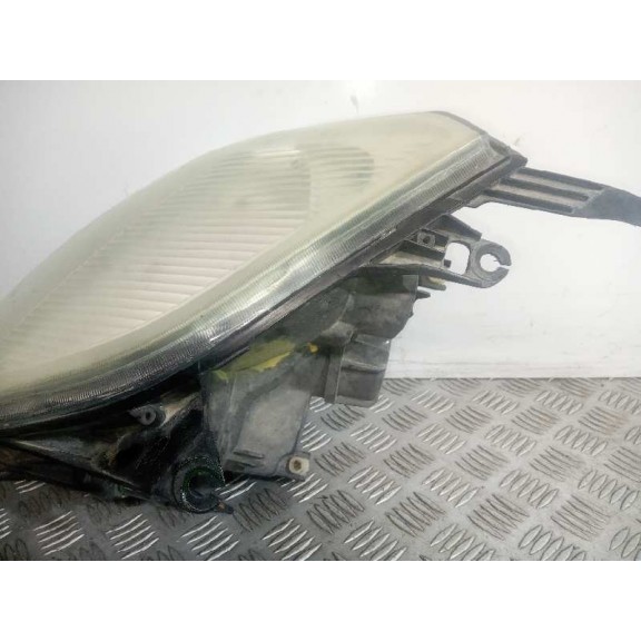 Recambio de faro derecho para ford fiesta (cbk) 1.3 cat referencia OEM IAM 1320348  