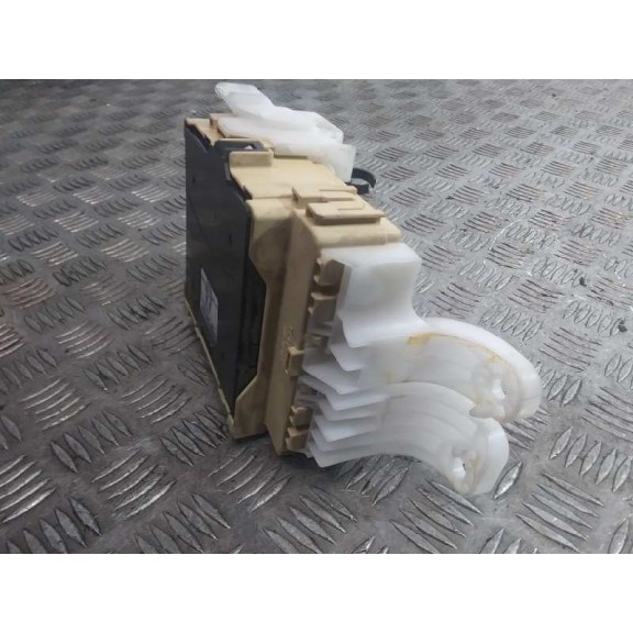 Recambio de caja reles / fusibles para toyota auris hybrid active referencia OEM IAM 8922102480 50122230 