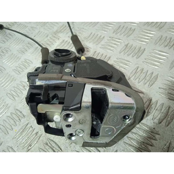 Recambio de cerradura puerta trasera derecha para lexus ct 200h referencia OEM IAM   4 PINS