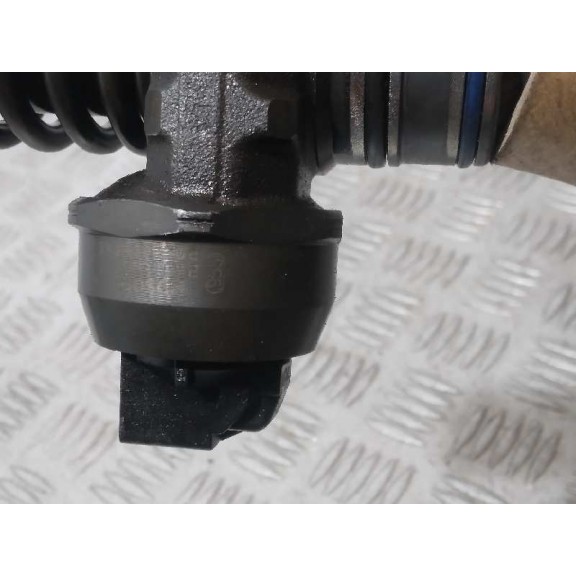 Recambio de inyector para seat leon (1p1) 2.0 tdi referencia OEM IAM 03813007386 X1 