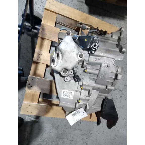 Recambio de caja cambios para volvo v40 familiar 1.8 16v referencia OEM IAM P30616075 61.500KM 