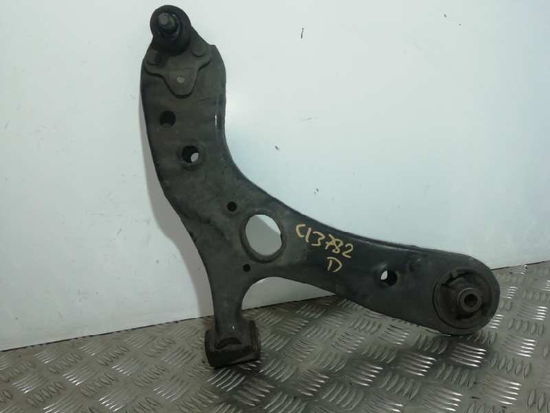 Recambio de brazo suspension inferior delantero derecho para lexus ct 200h referencia OEM IAM   