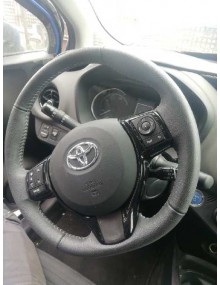 Recambio de volante para toyota yaris hybrid active referencia OEM IAM  SIN AIRBAG 