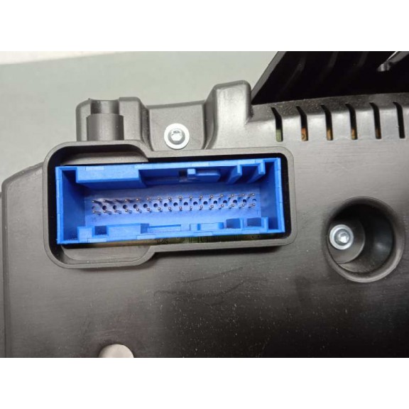 Recambio de cuadro instrumentos para opel corsa e edition referencia OEM IAM 13484388 2469487 220KMH--8000RPM