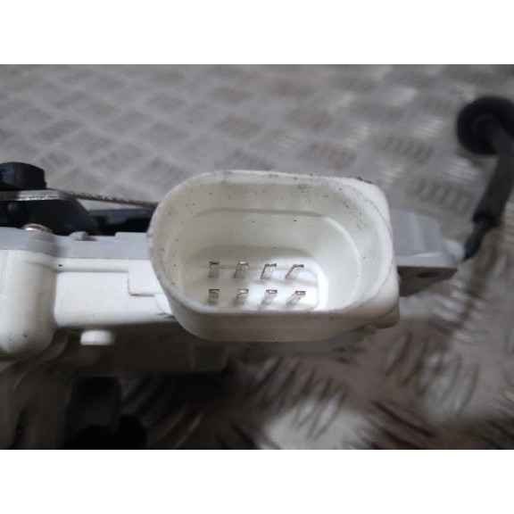 Recambio de cerradura puerta trasera izquierda para audi a4 ber. (b8) básico referencia OEM IAM  8 PINES 