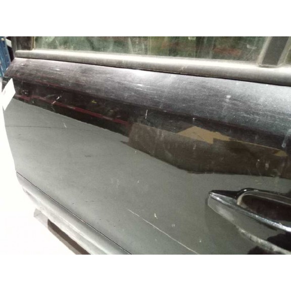 Recambio de puerta trasera izquierda para opel zafira b family referencia OEM IAM  NEGRA GOLPEADA