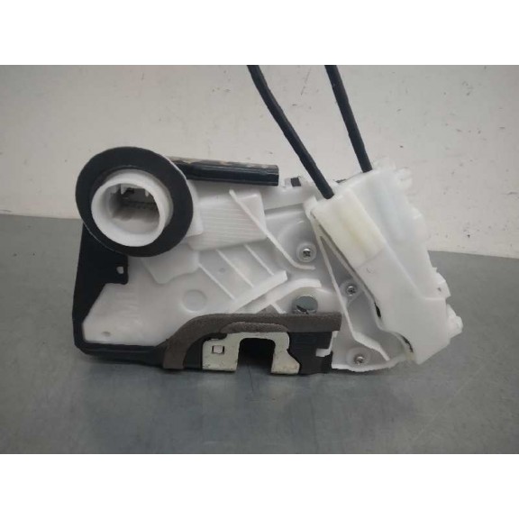 Recambio de cerradura puerta delantera izquierda para toyota yaris hybrid active referencia OEM IAM  8 PINES 