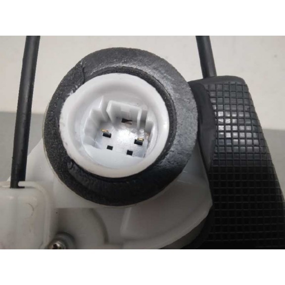 Recambio de cerradura puerta trasera derecha para toyota yaris hybrid active referencia OEM IAM  2 PINES 