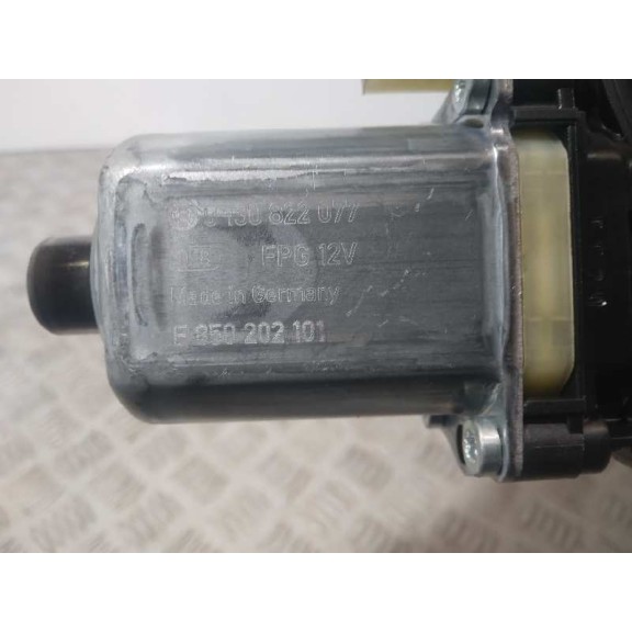 Recambio de motor elevalunas delantero derecho para seat leon (kl1) xcellence referencia OEM IAM 5Q0959801C 2 PINES 