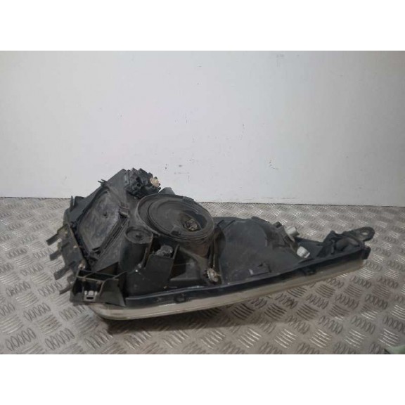 Recambio de faro derecho para toyota prius (nhw20) 1.5 cat referencia OEM IAM  PARA PULIR 