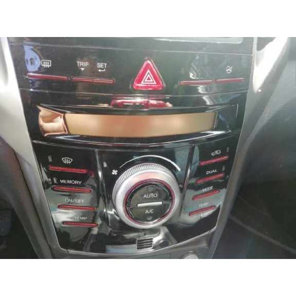 Recambio de mando climatizador para ssangyong tivoli limited 4x2 referencia OEM IAM 6872035000  