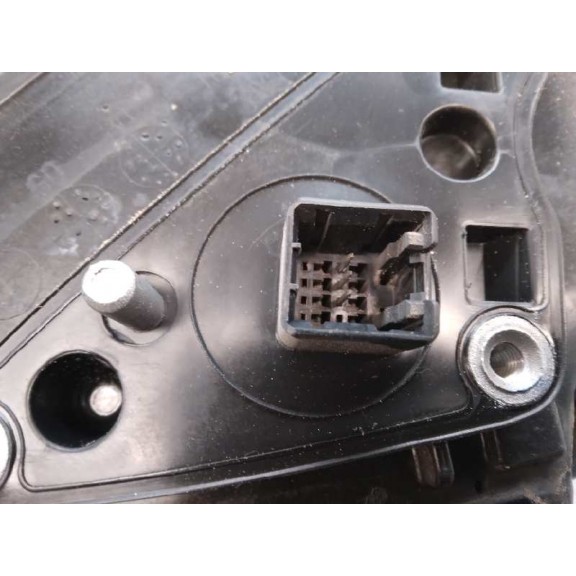 Recambio de retrovisor izquierdo para kia soul 1.6 crdi cat referencia OEM IAM  3 PINES ROZADO