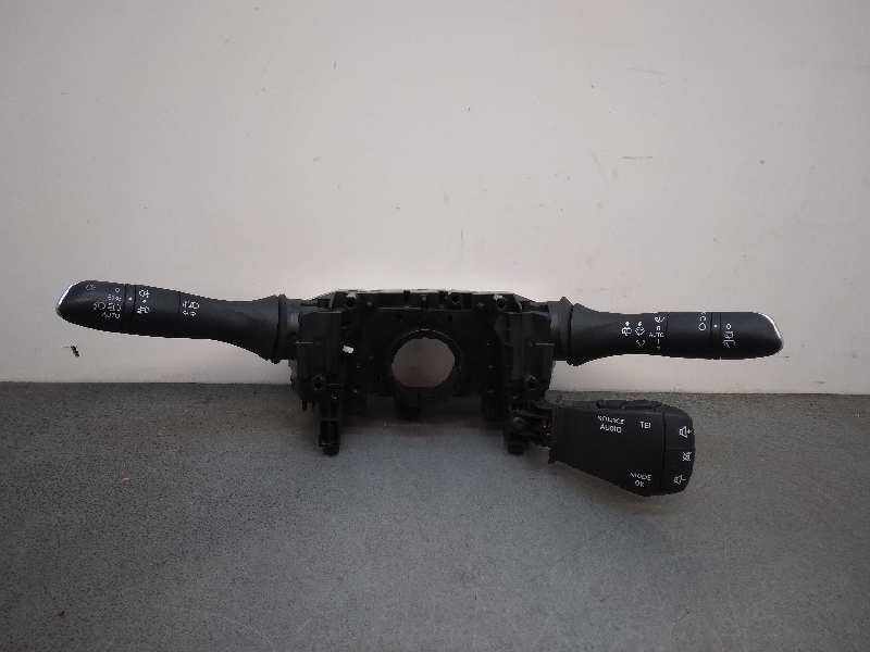 Recambio de mando multifuncion para renault megane iv berlina 5p limited referencia OEM IAM 255678341R  