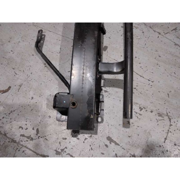 Recambio de refuerzo paragolpes delantero para chrysler sebring berlina 2.0 crd cat referencia OEM IAM   