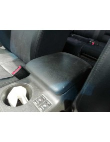 Recambio de apoyabrazos central para subaru forester s12 executive referencia OEM IAM  NO CIERRA BIEN 