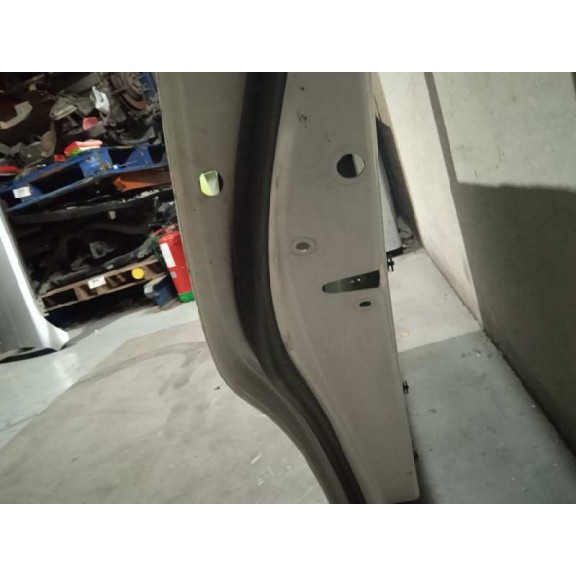 Recambio de puerta trasera izquierda para volkswagen touran (1t1) trendline referencia OEM IAM 1T0833055S  TOCADA