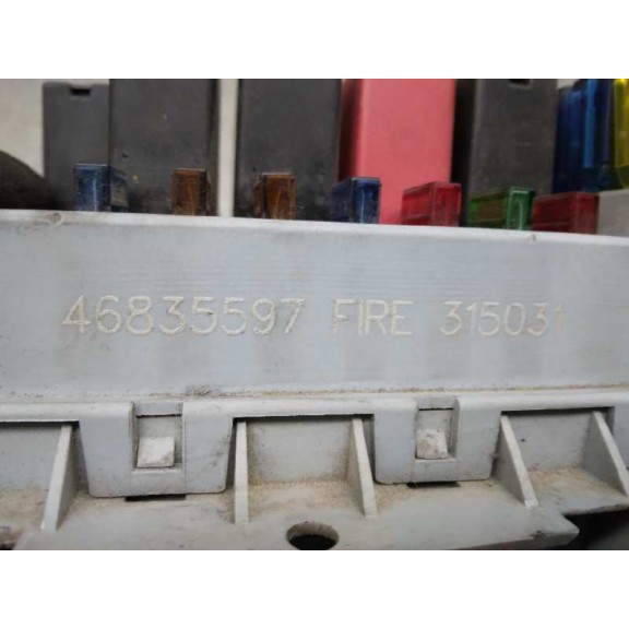 Recambio de caja reles / fusibles para fiat punto berlina (188) 1.2 8v active referencia OEM IAM 46835597  