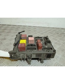 Recambio de caja reles / fusibles para renault laguna ii (bg0) expression referencia OEM IAM 8200004201E  