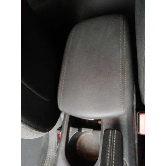 Recambio de apoyabrazos central para peugeot 308 style referencia OEM IAM  CUERO NEGRO 