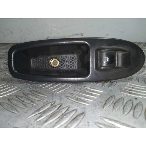 Recambio de mando elevalunas trasero izquierdo para fiat 500 l (330) basic referencia OEM IAM 735521261  