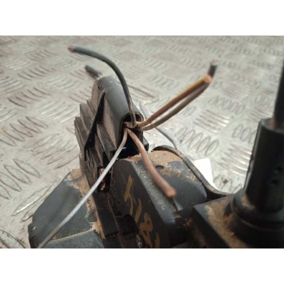 Recambio de cerradura puerta delantera derecha para opel insignia sports tourer excellence referencia OEM IAM   7 PINS